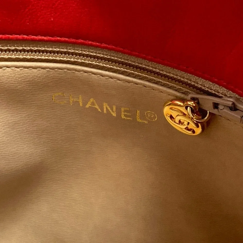 CHANEL Vintage Red Leather Shoulder Bag